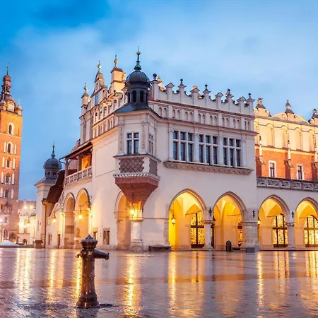 On Miodowa Krakow
