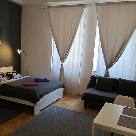 On Miodowa Apartman *